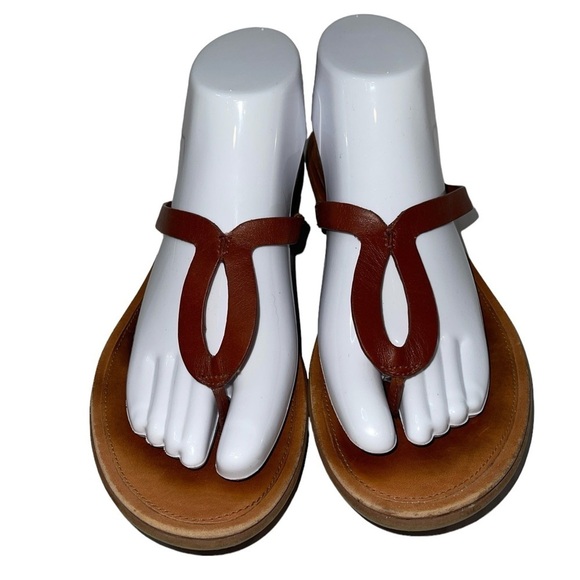 FitFlop Women's Sandals Size 8.5(39) Brown Leather Slip On Thong Cushioned - Picture 2 of 10